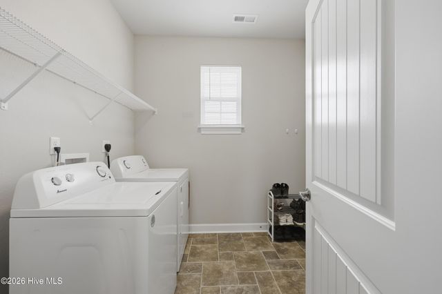304 Mizzen Way, Elizabeth City, NC 27909