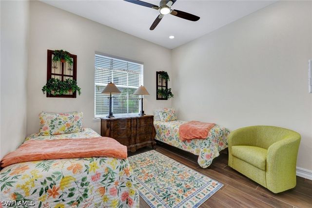 2609 Estrella CT 1902, Naples, FL 34109