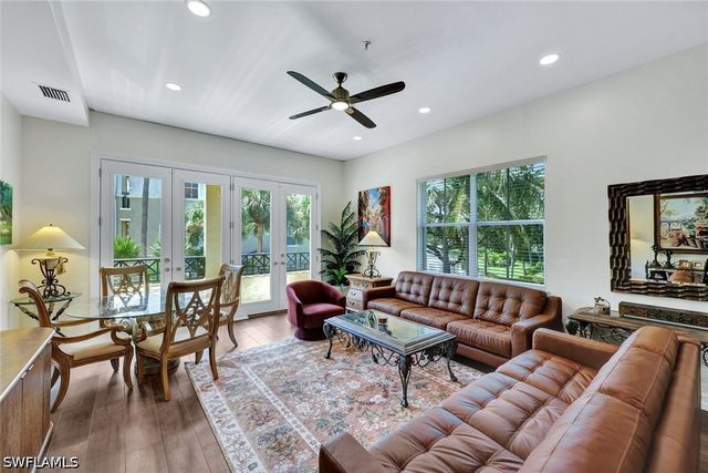 2609 Estrella CT 1902, Naples, FL 34109