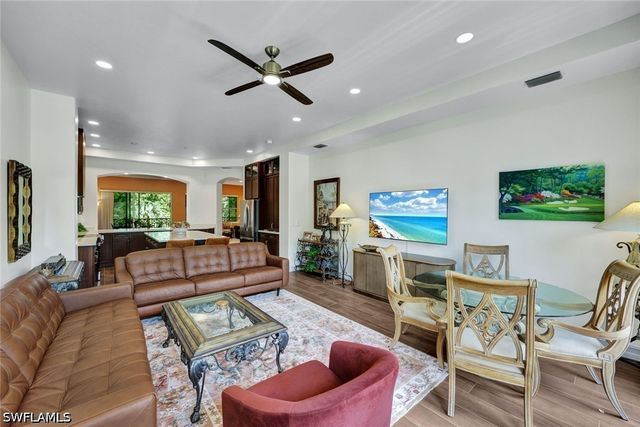 2609 Estrella CT 1902, Naples, FL 34109