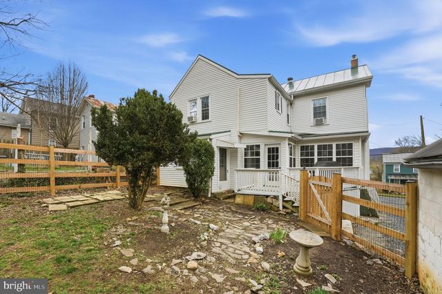 219 N CHURCH ST, Woodstock, VA 22664