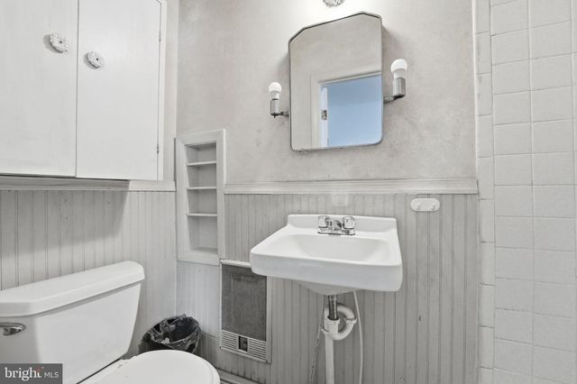 219 N CHURCH ST, Woodstock, VA 22664