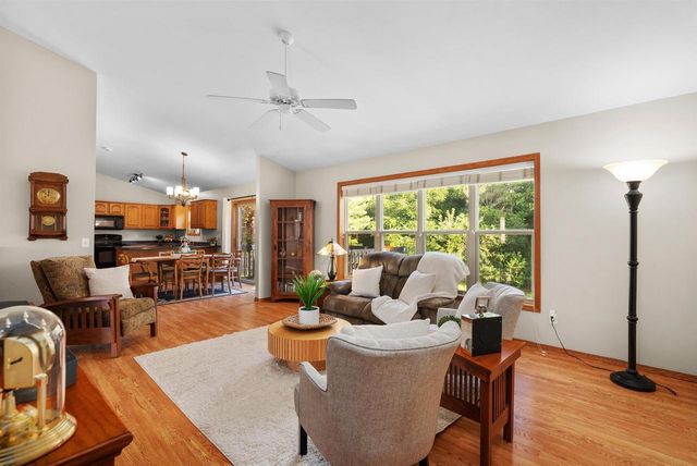 916 Forest View Drive, Verona, WI 53593