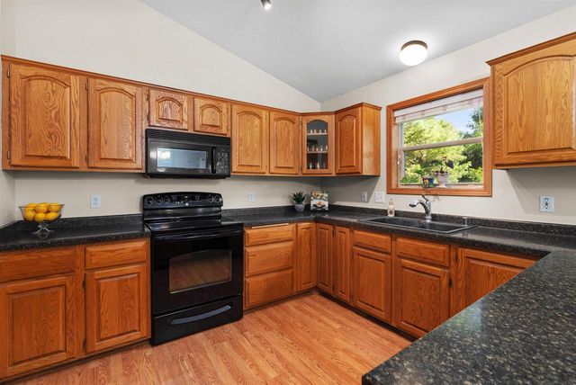916 Forest View Drive, Verona, WI 53593