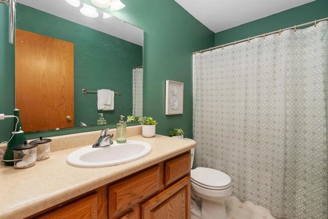 916 Forest View Drive, Verona, WI 53593