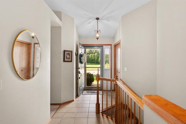 916 Forest View Drive, Verona, WI 53593