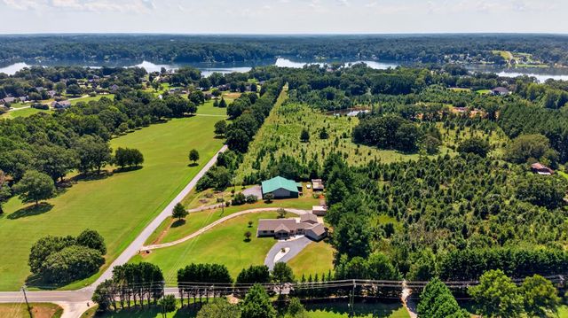 1380 Foster Road, Inman, SC 29349