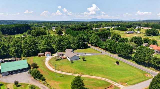 1380 Foster Road, Inman, SC 29349