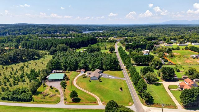 1380 Foster Road, Inman, SC 29349