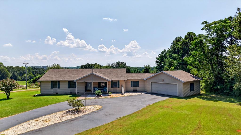1380 Foster Road, Inman, SC 29349