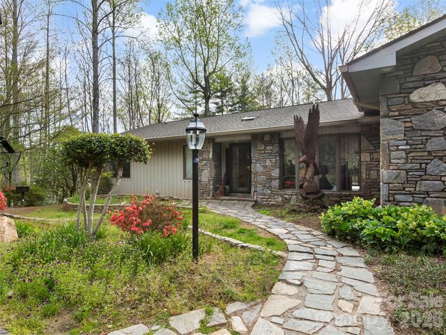 37 Hamilton Drive, Hendersonville, NC 28739