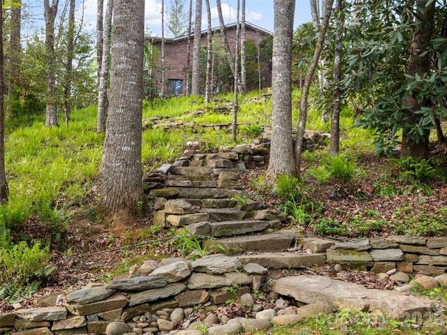 37 Hamilton Drive, Hendersonville, NC 28739