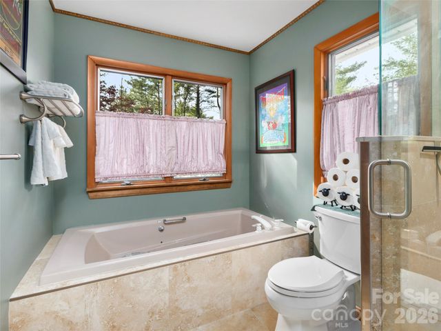 37 Hamilton Drive, Hendersonville, NC 28739