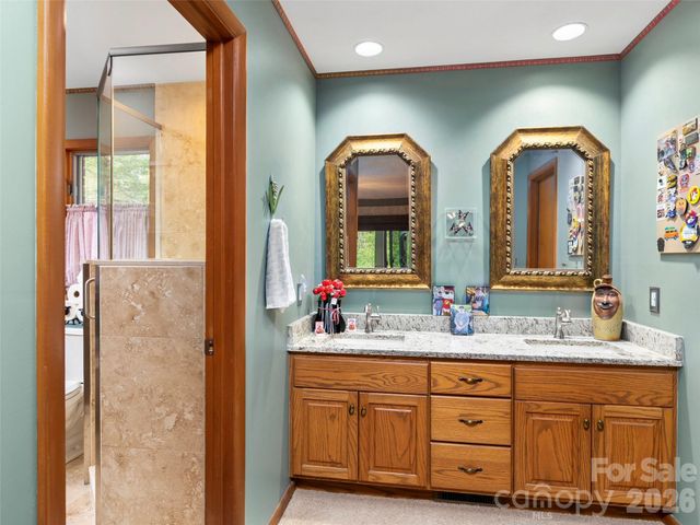 37 Hamilton Drive, Hendersonville, NC 28739