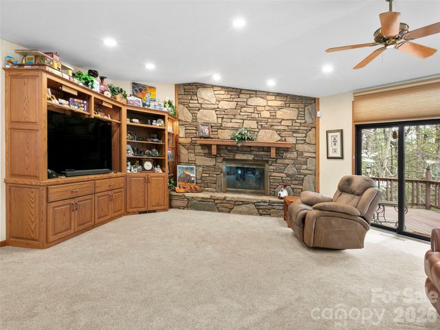 37 Hamilton Drive, Hendersonville, NC 28739