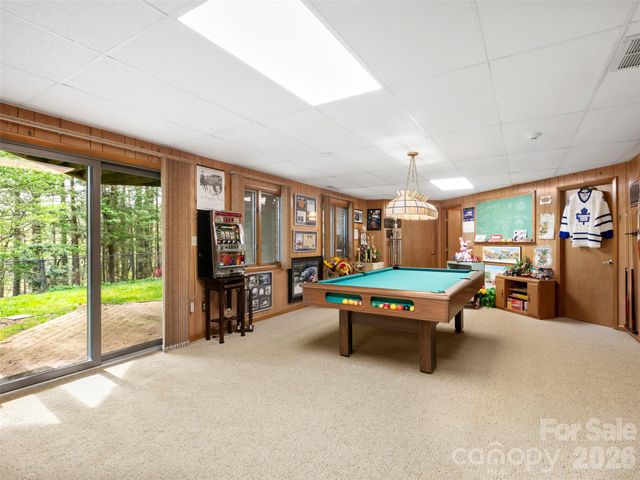 37 Hamilton Drive, Hendersonville, NC 28739
