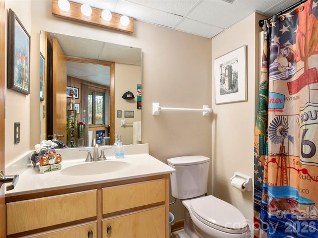 37 Hamilton Drive, Hendersonville, NC 28739