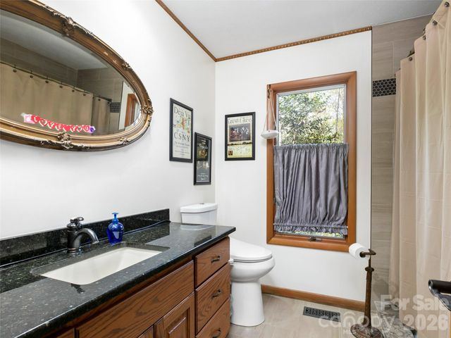 37 Hamilton Drive, Hendersonville, NC 28739