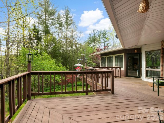 37 Hamilton Drive, Hendersonville, NC 28739