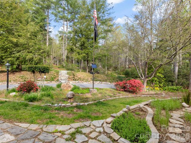 37 Hamilton Drive, Hendersonville, NC 28739