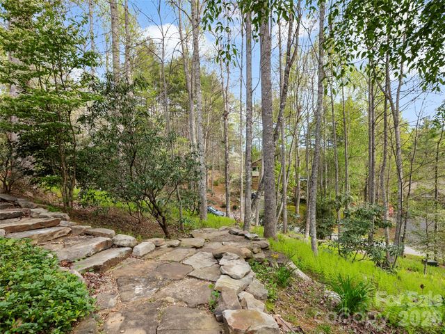 37 Hamilton Drive, Hendersonville, NC 28739