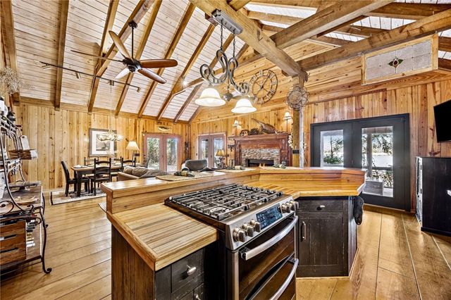 295 Incachee Court, Woodbine, GA 31569