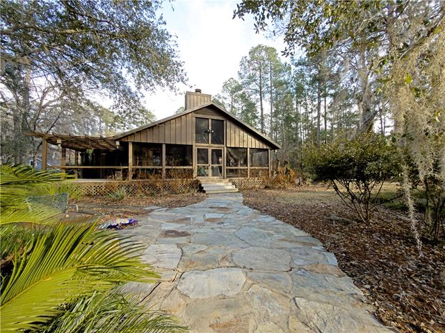 295 Incachee Court, Woodbine, GA 31569