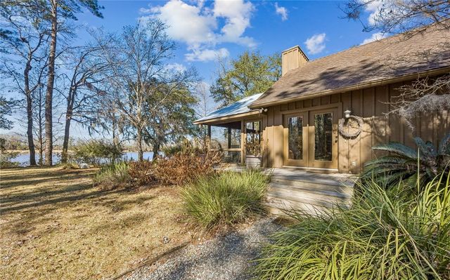 295 Incachee Court, Woodbine, GA 31569