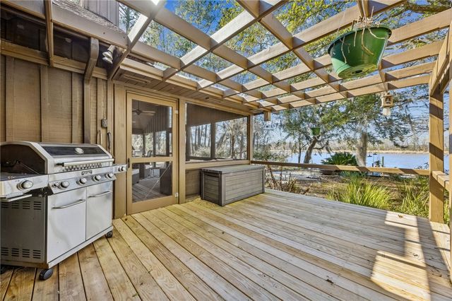 295 Incachee Court, Woodbine, GA 31569