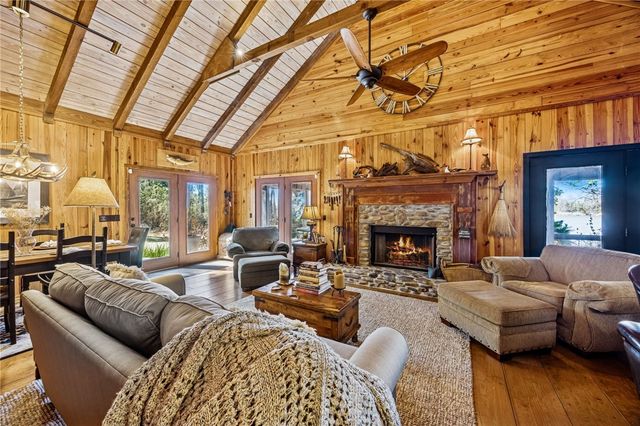 295 Incachee Court, Woodbine, GA 31569