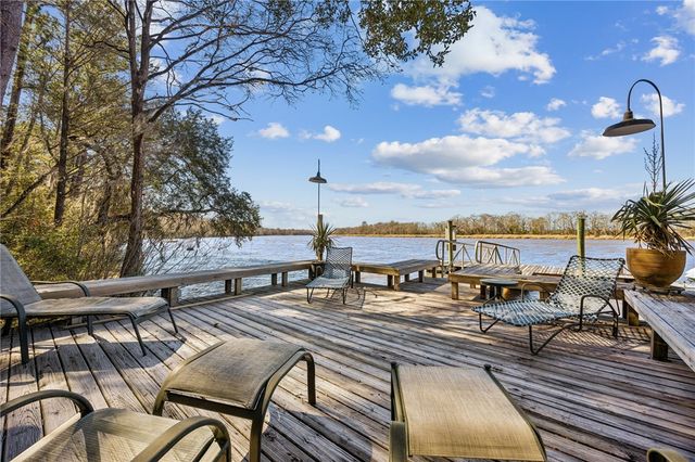 295 Incachee Court, Woodbine, GA 31569