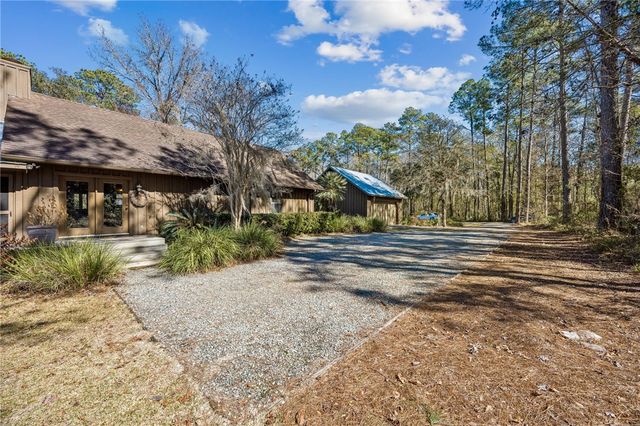 295 Incachee Court, Woodbine, GA 31569