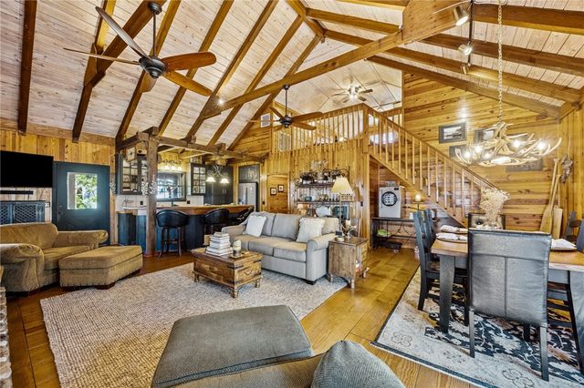 295 Incachee Court, Woodbine, GA 31569