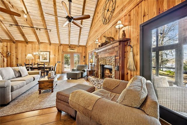 295 Incachee Court, Woodbine, GA 31569