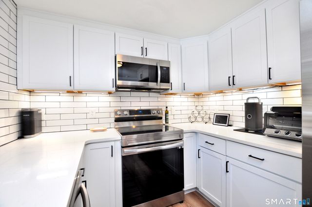 456 Plainville Avenue, Farmington, CT 06085