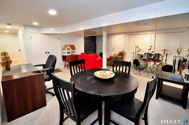 456 Plainville Avenue, Farmington, CT 06085