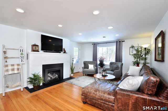 456 Plainville Avenue, Farmington, CT 06085