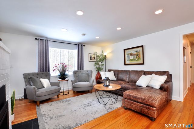 456 Plainville Avenue, Farmington, CT 06085