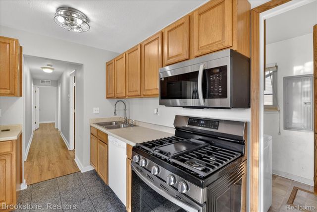 10972 Van Buren Street, Van Buren Charter Township, MI 48111