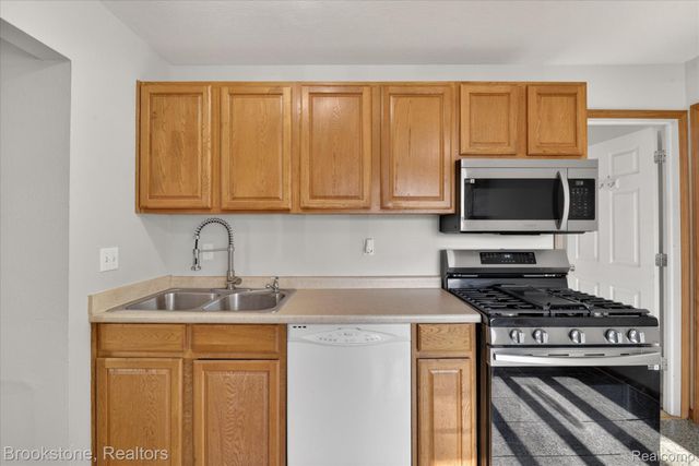 10972 Van Buren Street, Van Buren Charter Township, MI 48111