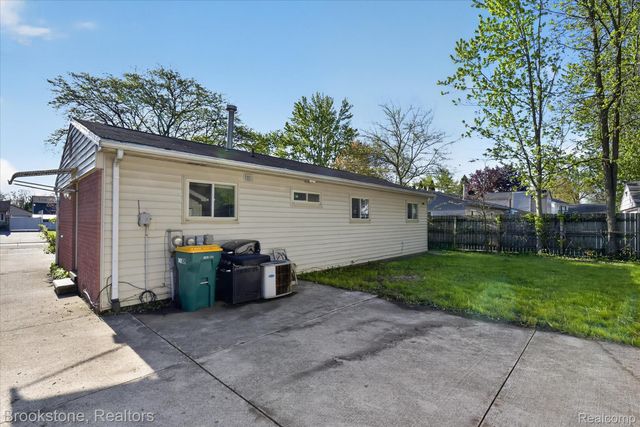 10972 Van Buren Street, Van Buren Charter Township, MI 48111