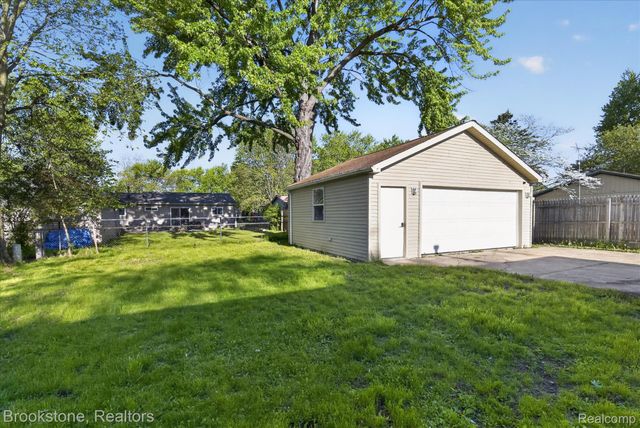 10972 Van Buren Street, Van Buren Charter Township, MI 48111