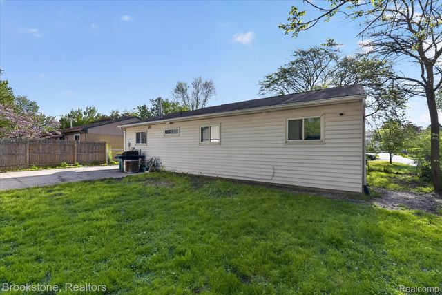 10972 Van Buren Street, Van Buren Charter Township, MI 48111