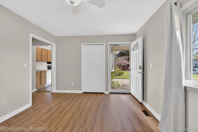 10972 Van Buren Street, Van Buren Charter Township, MI 48111