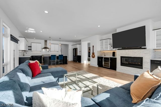 30 Kokora Ave, Montville Twp., NJ 07045