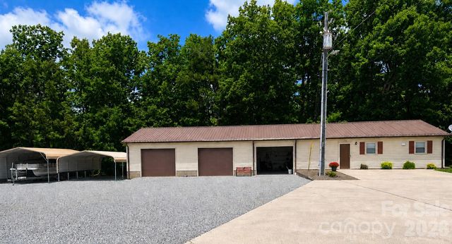 1368 Cajah Mountain Road, Hudson, NC 28638