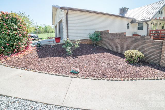 1368 Cajah Mountain Road, Hudson, NC 28638