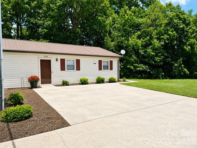 1368 Cajah Mountain Road, Hudson, NC 28638