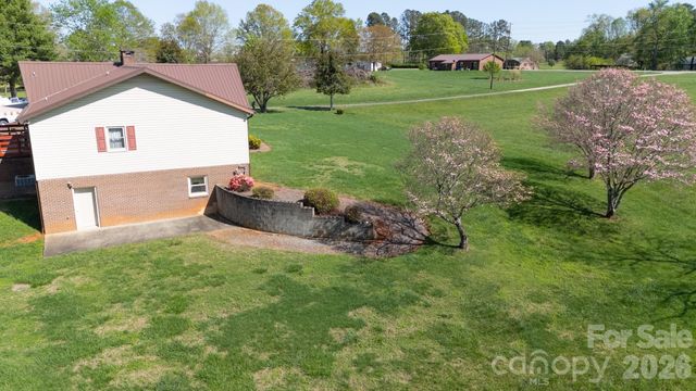 1368 Cajah Mountain Road, Hudson, NC 28638