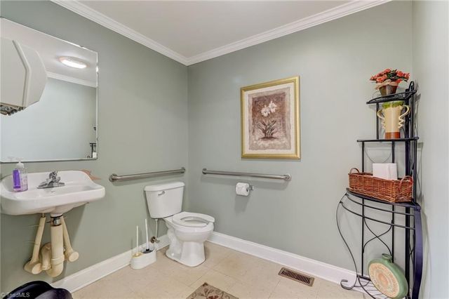 1418 Freeway Drive, Reidsville, NC 27320